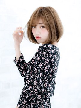 ティファ 銀座(Tiffa) ワンレングレージュひし形ジグザグバング切りっぱなしボブ