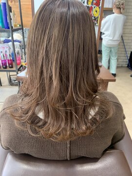 ラブリッシュ(LOVERICHE) ベージュカラー