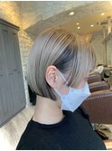サイドにデザインカットbob×逆インナーカラー