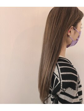 クア(qua) 髪質改善 ツルツルサラサラ 軽やかロングヘア