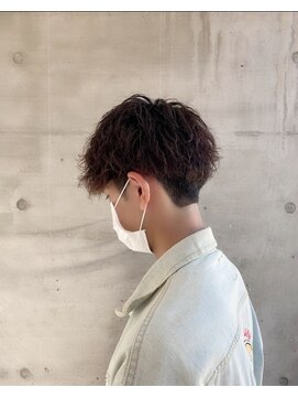 アッシュタカサキ(ash takasaki) スパイラルパーマツイストパーマアップバング短髪メッシュ