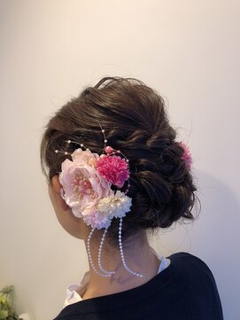 アンジュール シニヨン