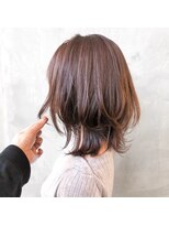 ギークス(GEEKS)&nbsp;【GEEKS渋谷】ミディアムレイヤー/ピンクベージュ/くびれ/冬ヘア