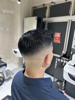 フランクスバーバーザスタンド(Frank’s barber the stand) サイドパートスキンフェード