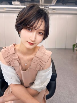 ロンド クラン 岡崎(Lond Clan) シースルーひし形クビレ大人美人ショートボブ