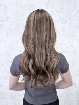 デミヘアー(Demi hair) ベージュ×ハイライト