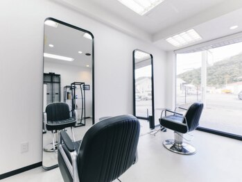 ロワナイダ(LOWONIDA)の写真/【2025年11月NEW OPEN】大型サロンが苦手な方におすすめ◎マンツーマン施術で、初めての方も安心して寛げる