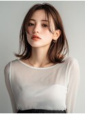 ミディアム 外ハネ フェイスレイヤー アッシュカラー 20代 艶髪