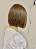 ショートボブ切りっぱなしボブタッセルボブブリーチダブルカラー