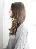 透け感グレージュのミックスカールスタイル