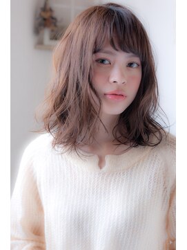 エルフォ(elfo) 【elfo】前髪ありのミディアムパーマは男女ウケUPのモテヘアです