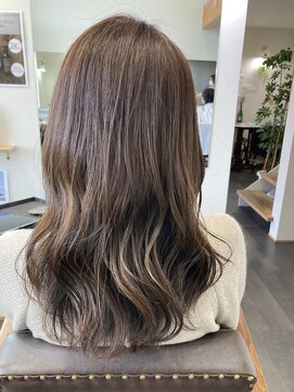 エルパライソ リフォ(Elparaiso Reff) ゆる巻きスタイル