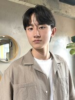 カルマパーマセンターパートコンマメンズヘア（表参道原宿）