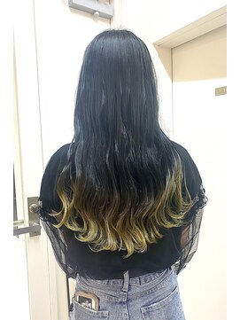 オンザ(ONTHE) イエローとブラックのコントラストデザイン裾カラー