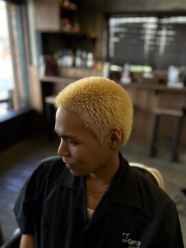 バーバー オールドランプ(BAR BER OLDLAMP) 金髪ボウズ