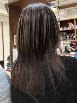 ルイ(ROUIS produced by LUCK 津田沼) ROUIS 津田沼　デザインカラー/ブリーチ/白髪ぼかし