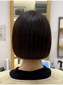 首が長く見える！ワンレングスボブ。