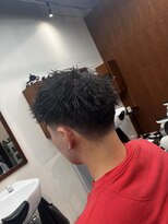 フランクス バーバー ウエストトウキョウ 吉祥寺店(FRANK’S BARBER WEST TOKYO) サーフカール刈り上げセンターパート波巻きツイストスパイラル