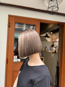 ヘアーラボ ハチ(HAIR LABO HACHI) パッツとボブ・ベージュ