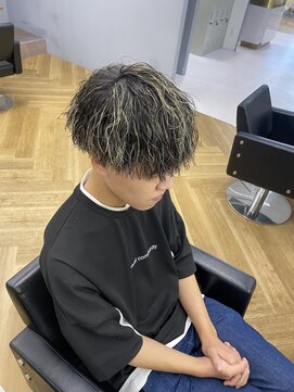 アレス バイ シカ 神戸三宮元町店(ALLES by Cica) 波巻きツイストスパイラルパーマツーブロック刈り上げ