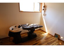 ヘアーデザイン イロ(hair design ILO)の雰囲気（癒しのフルフラットのシャンプー台☆）