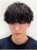 波巻きスパイラル黒髪ショート2ブロックマッシュシャドウパーマ