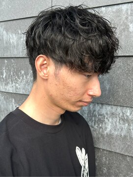 ヒュイル バイ ニアウ(Hwyl by Niau) メンズマッシュシャドウパーマスパイラルパーマニュアンスパーマ