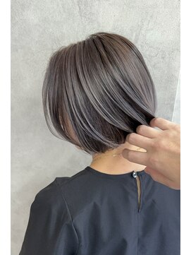 クララ 博多駅前(CLALA) 白髪を隠すから“活かす”白髪改善ハイライト【古賀義大】