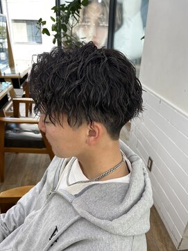 アイトーキョープラスシー 横浜(AI TOKYO+Sea) 横浜/ツイストスパイラル/センターパート/大人パーマ