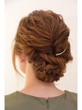 ヘアーデザイン ミヤビ 広尾(HAIR DESIGN MIYABI) ウェービーツイストアップ