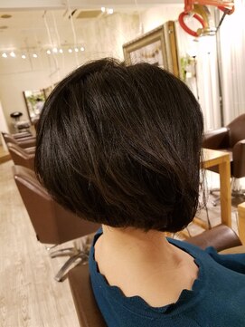 ウィービーパセリ atre川越店(WE BE PARSLEY) 前下がりボブ(スタイリスト西田)