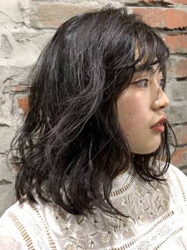 ウィーク 梅田(UiiC) 無造作ふわミディ/黒髪★伸ばしかけ 【uiic umeda rira】