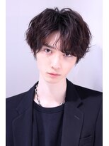 ネイビー(NAVY)&nbsp;ナチュラルヘア センターパートマッシュ ソフトウェーブパーマ