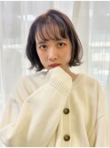 丸みボブとウォームブラウン