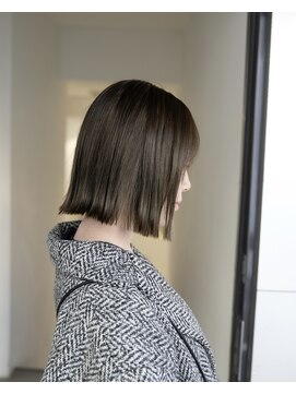 ネイヴィル(navile) ぱつっとボブ×オリーブベージュ×酸性ストレート