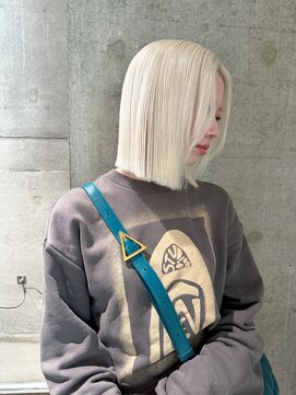 モニカ 栄店(MONIQA) ホワイトブロンド