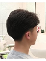 ブリーズ(Breeze)&nbsp;短髪黒髪アップバング刈り上げセンターパートツーブロック