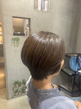 ニマルニーニー バイ ヤスオカ(2022 BY YASUOKA) 40代　くびれショート