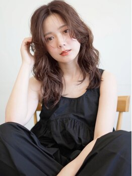 アンアミ キチジョウジ(Un ami Kichijoji)の写真/クセとは違う動きのあるパーマで扱いやすさも◎艶はあるけど重たくならず、こなれた可愛さで視線独り占め☆