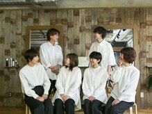 Attina【アティーナ】の雰囲気(温かい雰囲気の店内)