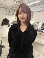 ノラ シンディ(NORA CYNDY) ヘーゼルベージュ ワンブリーチ 投稿カラー ハッシュカット