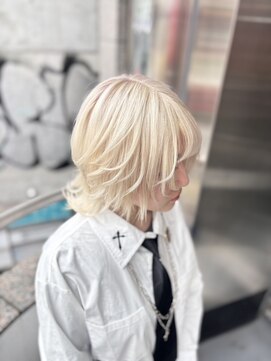 トリックストア(TRICK STORE) ホワイトカラー　ウルフヘアー