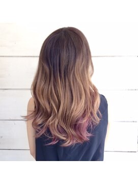 ヨッカ(YOCCA) レイヤー＋ベージュグラデ＋内側ピンク　バック