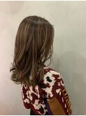アッシュベージュ×ハイライトカラー