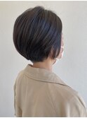 ソフトな刈り上げショートヘア