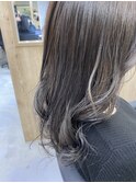 アッシュグレージュ