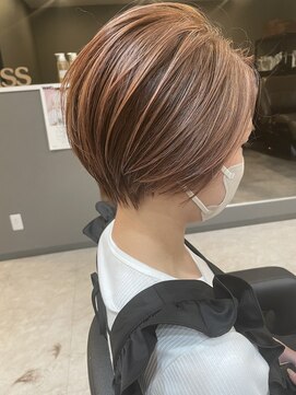 エリス ウメダ(Eliss umeda) ショートハイライト×ピンクベージュ
