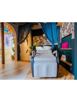 髪質改善もリフトアップも♪豊富なメニューが自慢のエイジングヘア専門サロン。