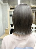 オリーブグレージュ×切りっぱなしボブ