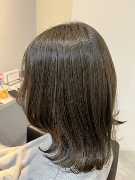 アイディール 心斎橋店(:ideal) オリーブカラー外ハネボブ